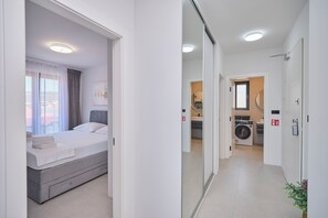 2 habitaciones, tabla de planchar con plancha, wifi y ropa de cama 