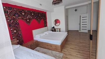 Family Triple Room | Laptop workspace, free WiFi, bed sheets