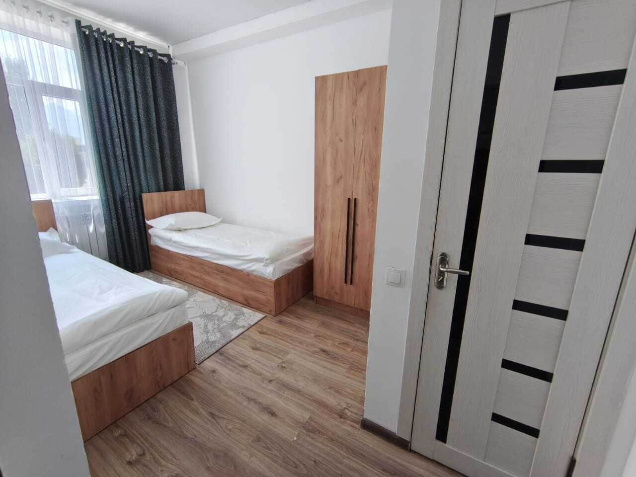 Standard Twin Room | Meja, ruang kerja komputer riba, Wi-fi percuma, cadar katil 