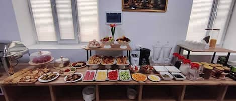 Desayuno buffet incluido todos los días