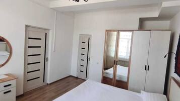 Standard Twin Room | Laptop workspace, free WiFi, bed sheets