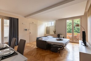 In-room safe, WiFi, bed sheets - Comfort & Luxury at the Colosseum - Entire Apartment (Rome)