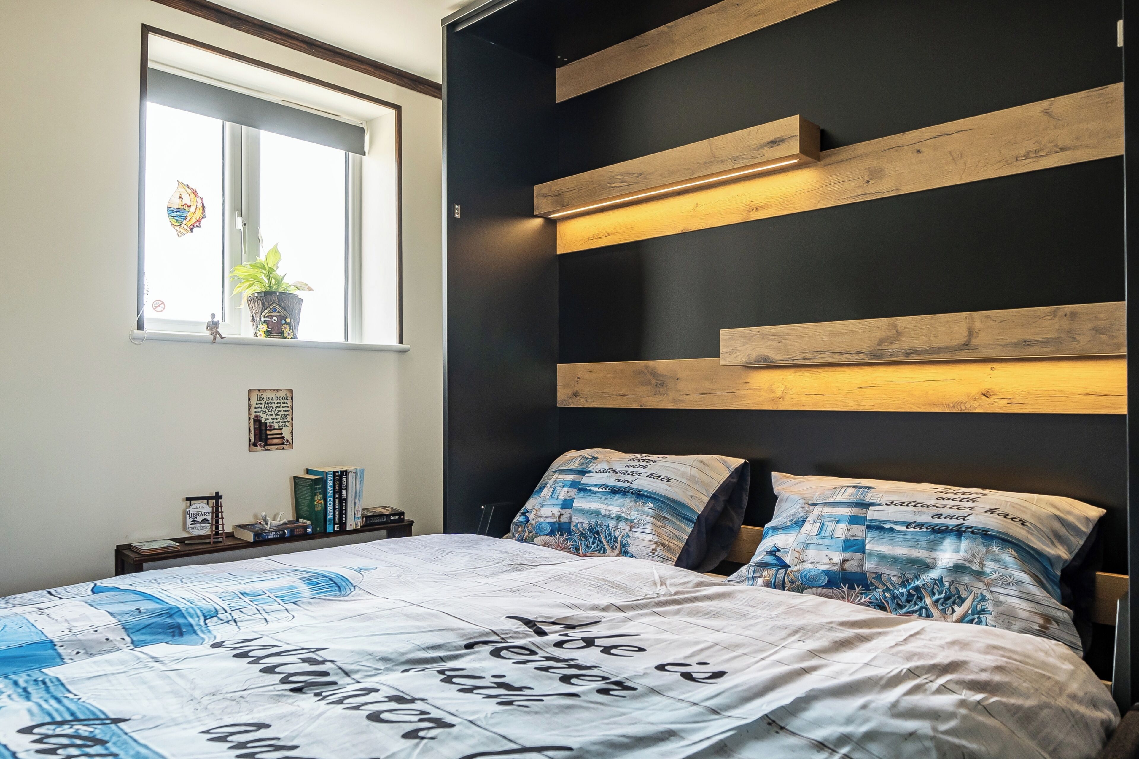 WiFi (free), bed sheets