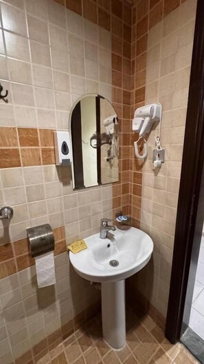 Bathroom - Durrat Al-Ijaba Hotel (Ray'zakhir)
