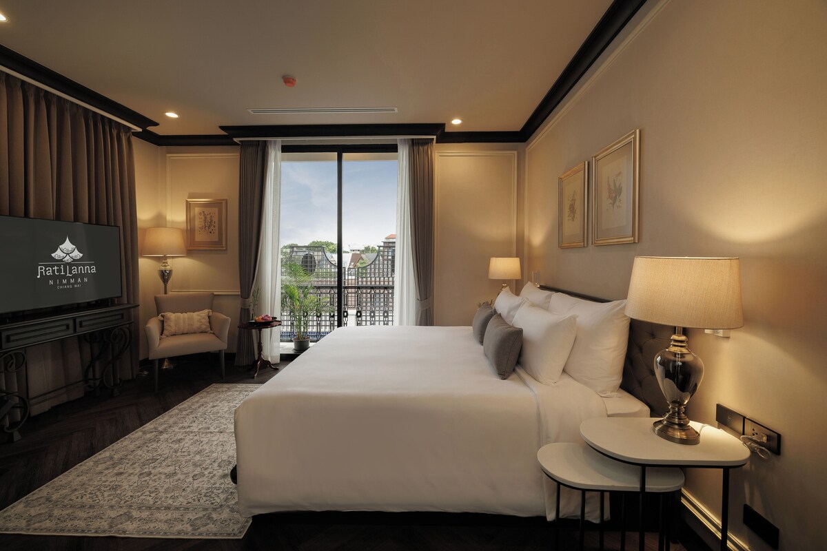 Deluxe Double Room | In-room safe, blackout drapes, iron/ironing board (on request)