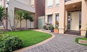 Nhà, 5 phòng ngủ, ban công | Chi tiết ngoại thất