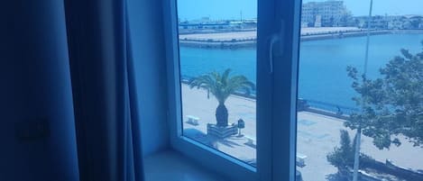 Double Room, Lake View | Interior