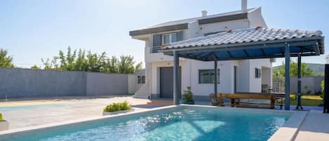 Standard House, 4 Bedrooms, Microwave (Holiday Home Eros with Pool) | Pool | Seasonal outdoor pool