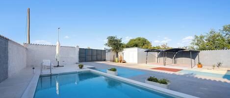 Maison Standard, 4 chambres, four à micro-ondes (Holiday Home Eros with Pool) | Piscine | Piscine extérieure (ouverte en saison)