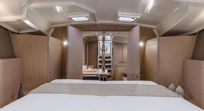 Room - Sun-Kissed Sailing Adventure in Provence-Alpes-Côte d'Azur (Grimaud)