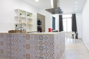 Kühlschrank, Mikrowelle, Ofen, Toaster