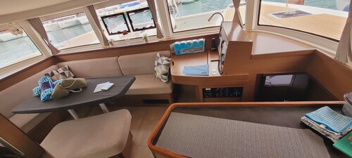 Sun-Kissed Sailing Adventure in Isla de Mahe, Seychelles
