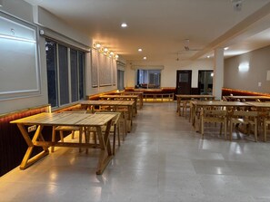 Dining - Hotel Meridien River Front Rajbagh (Munsyari)
