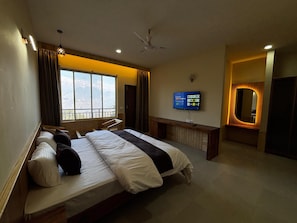 Deluxe Room | Meja, Wi-fi percuma, cadar katil 