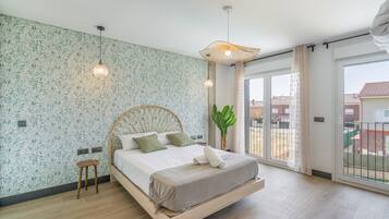 5 chambres, fer et planche à repasser, Wi-Fi, draps fournis