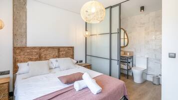 5 chambres, fer et planche à repasser, Wi-Fi, draps fournis