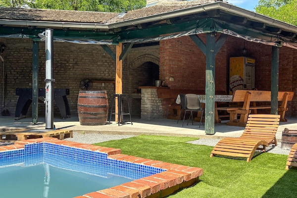 pool