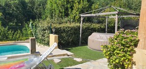 Pool - Ground floor of a villa for rent for a dream vacation in a peaceful setting, surrounded by nature (Les Adrets-de-l'Estérel)