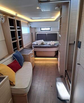 Room - Dubrovnik Delight: A Sun-Kissed Sailing Experience (Dubrovnik)