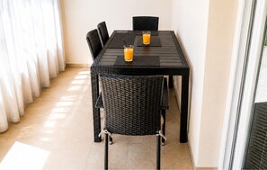 Dining - 2 bedroom pet friendly apartment in Vir (Vir)