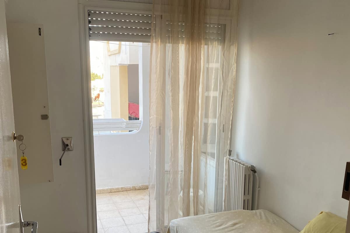 Free WiFi, individually furnished, bed sheets