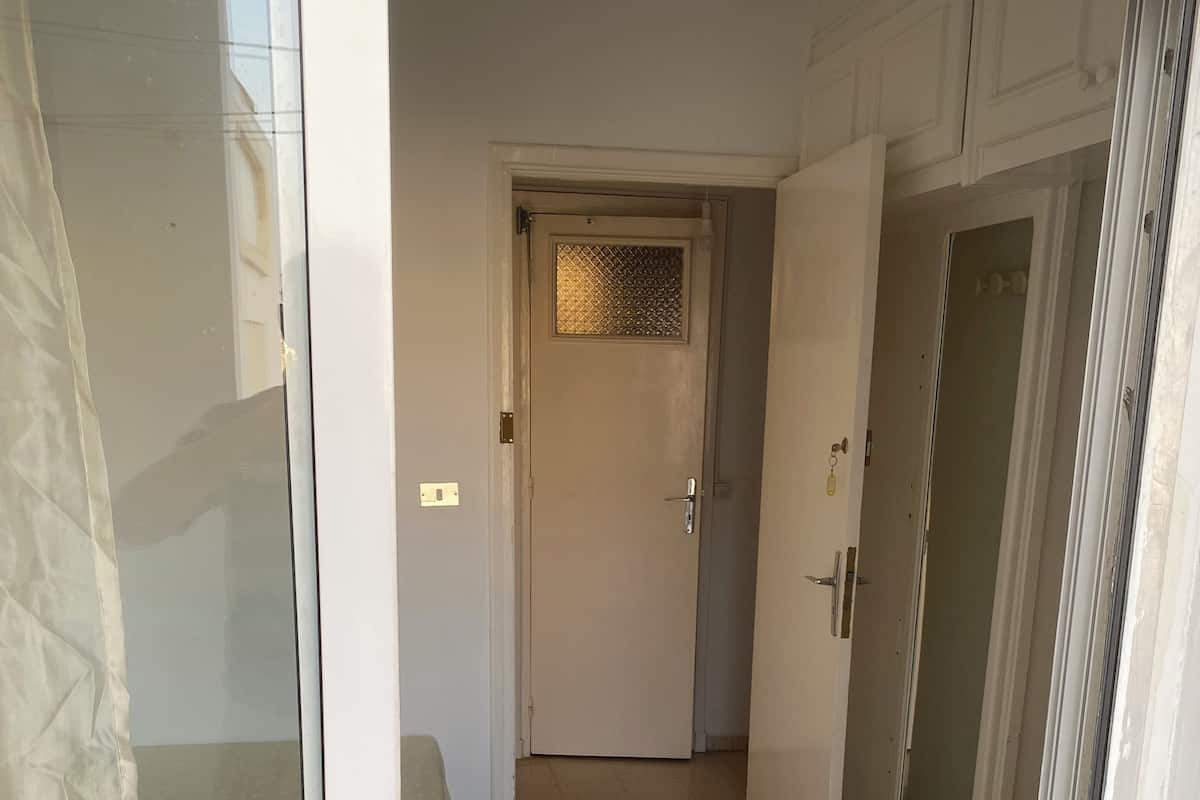 Habitación individual junior, vista a la ciudad | Wifi gratis y ropa de cama