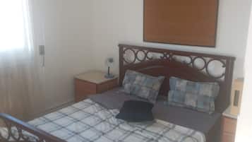 Chambre Double Classique, balcon, vue ville | Wi-Fi gratuit, draps fournis