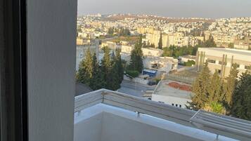 Chambre Simple Junior, vue ville | Vue depuis le balcon
