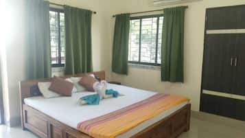 Deluxe Double Room, Balcony, Garden View | Free WiFi
