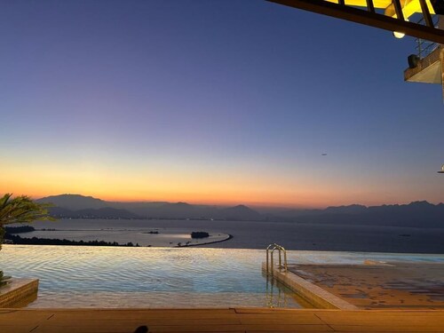 Golden Bay 2 Bedrooms Apartment