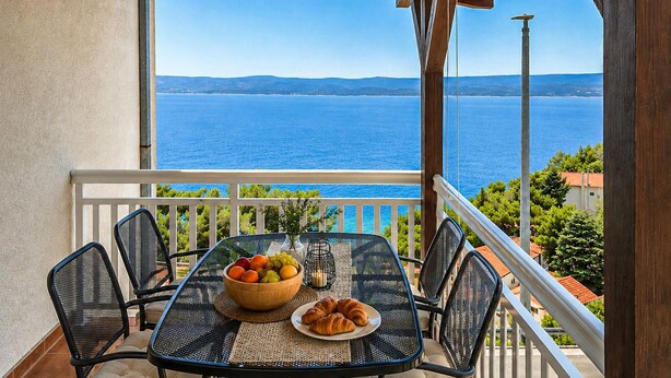 Outdoor dining - Nice apartment in Mimice with WiFi (Mimice)