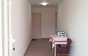 Interior - Nice apartment in Makarska with WiFi (Makarska)