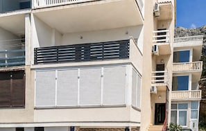 Exterior detail - Lovely apartment in Mimice with WiFi (Mimice)