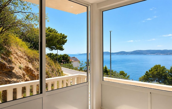 Interior - Awesome apartment in Mimice with WiFi (Mimice)