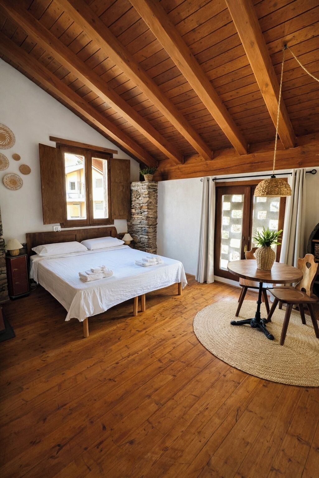In-room safe, free WiFi, bed sheets