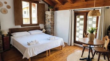 In-room safe, free WiFi, bed sheets