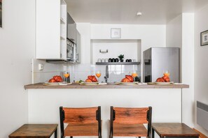 Dining - Cozy 1BR in the Heart of Le Marais for 4 Guests (Paris)