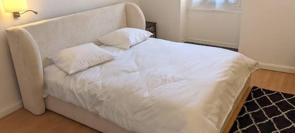 Chambre Voltaire, terrasse en bord de Sorgue | Ilmainen Wi-Fi, vuodevaatteet