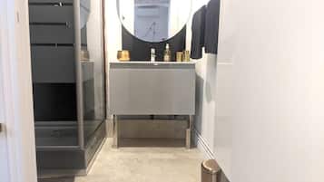 Chambre Beckett, terrasse en bord de Sorgue, Clim | Salle de bain