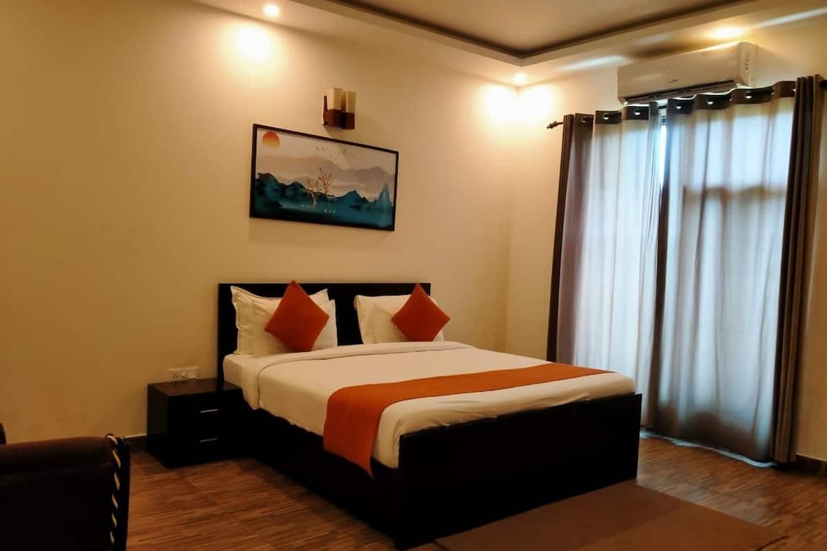 Deluxe Double Room | Free WiFi