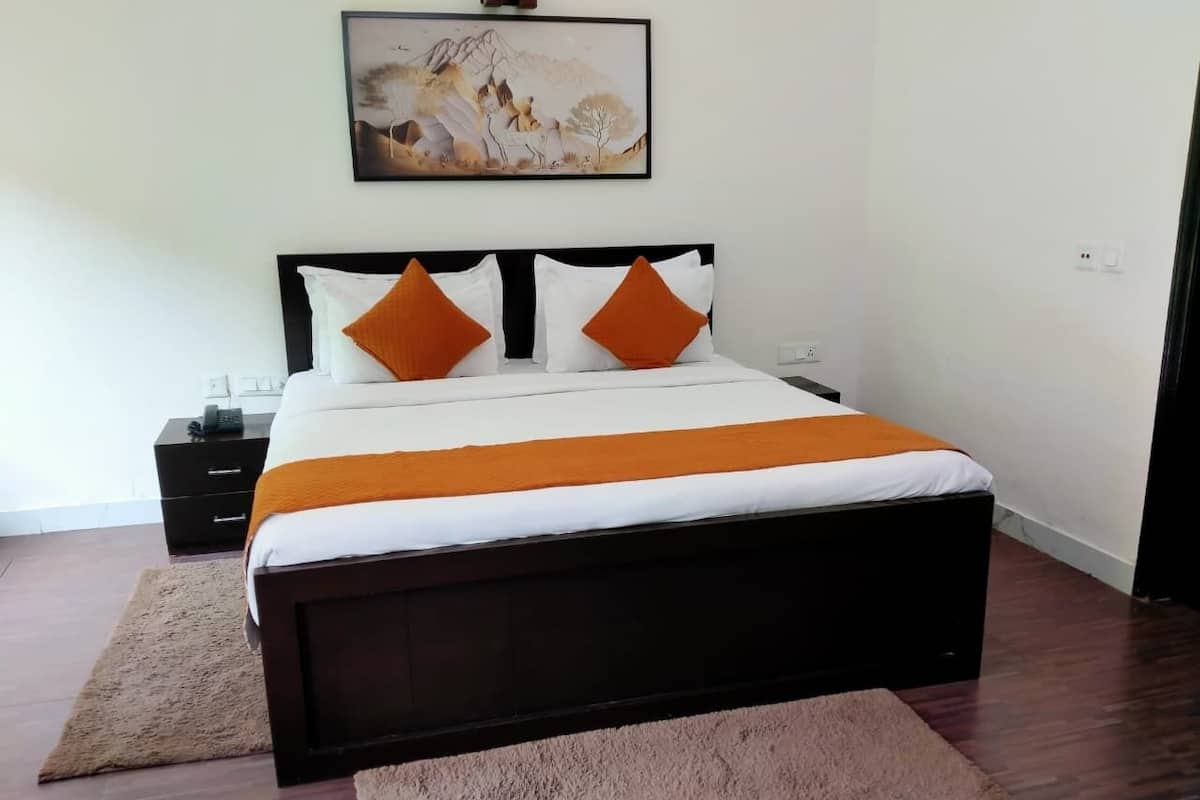 Deluxe Cottage, Pool View | Free WiFi