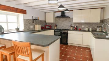 Dishwasher, cookware/dishes/utensils