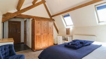 4 bedrooms, WiFi (free), individually decorated, individually furnished