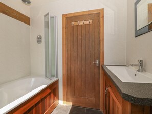 Shower - Cefnbron (Caernarfon)