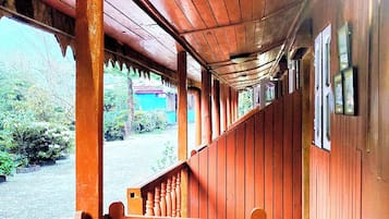 Deluxe Double Room, Balcony, Mountain View | Interior