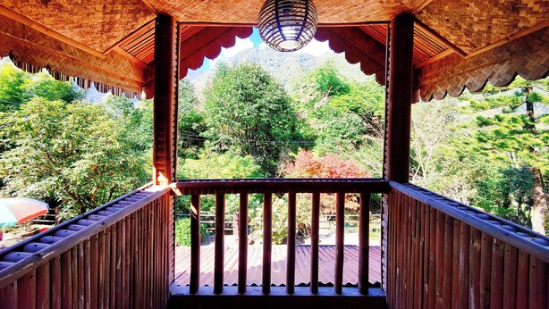 Quarto casal superior, sacada, vista para a montanha | Área da propriedade