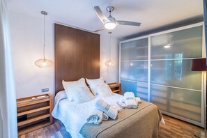 Iron/ironing board, free WiFi, bed sheets - Cubo's Coco Rural House & Pool / private pool / cold outdoor jacuzzi / BBQ / free wifi (Alhaurín el Grande)