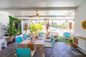 Dining - Cubo's Coco Rural House & Pool / private pool / cold outdoor jacuzzi / BBQ / free wifi (Alhaurín el Grande)