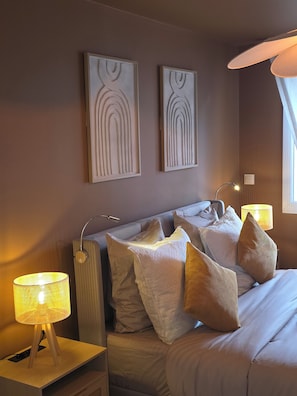 Iron/ironing board, WiFi, bed sheets - Luxury Apartment • 3 Suites • 2 Parking Lots • 5 min Downtown (Strasbourg)