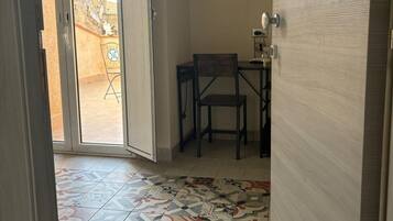 Deluxe kamer, 1 twee- of 2 eenpersoonsbedden, uitzicht op tuin | Interieur